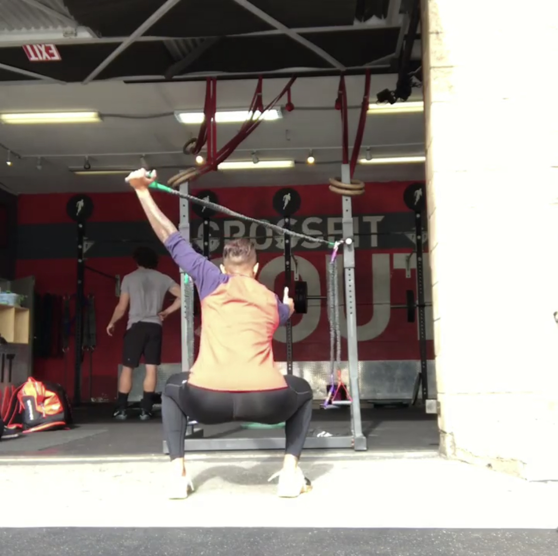 Unilateral Overhead Squat Using Crossover Symmetry Band for RNT (Reactive Neuromuscular Training)